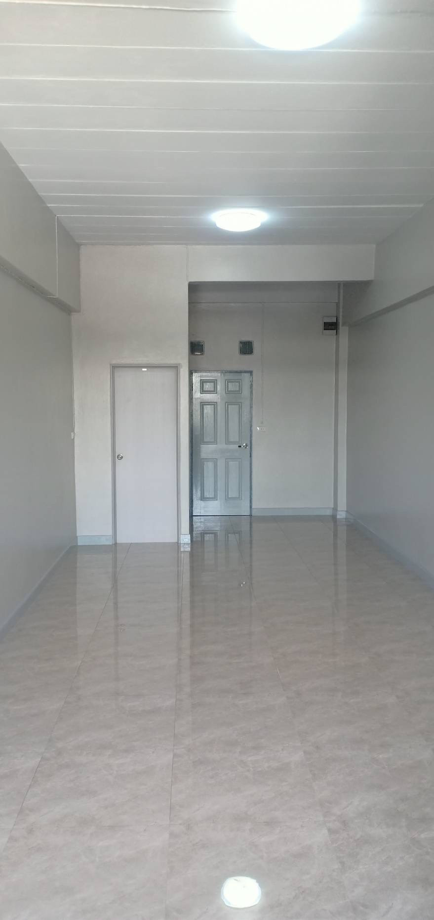 Condo for sale TPR Theparak 14, good location, ready to move in, pets allowed, price 259,000, no credit check. Can pay directly to the .