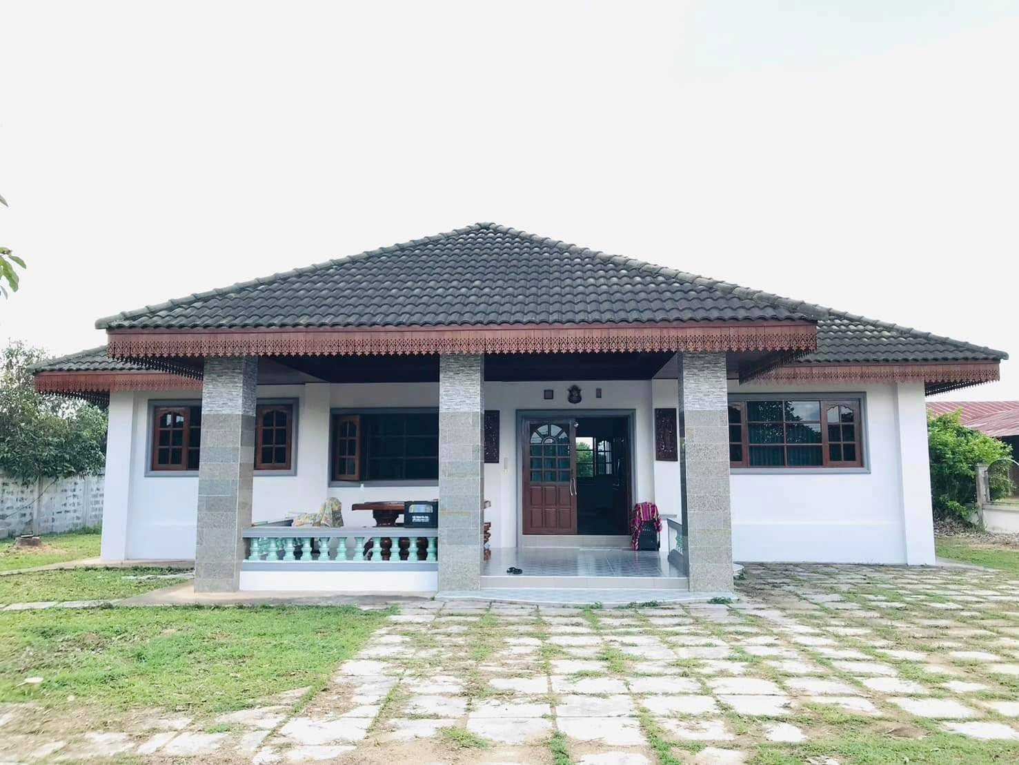 House for sale, 4 bedrooms, 3 bathrooms, with a large plot of land, 10 rai, Phrao District, Chiang Mai Province.