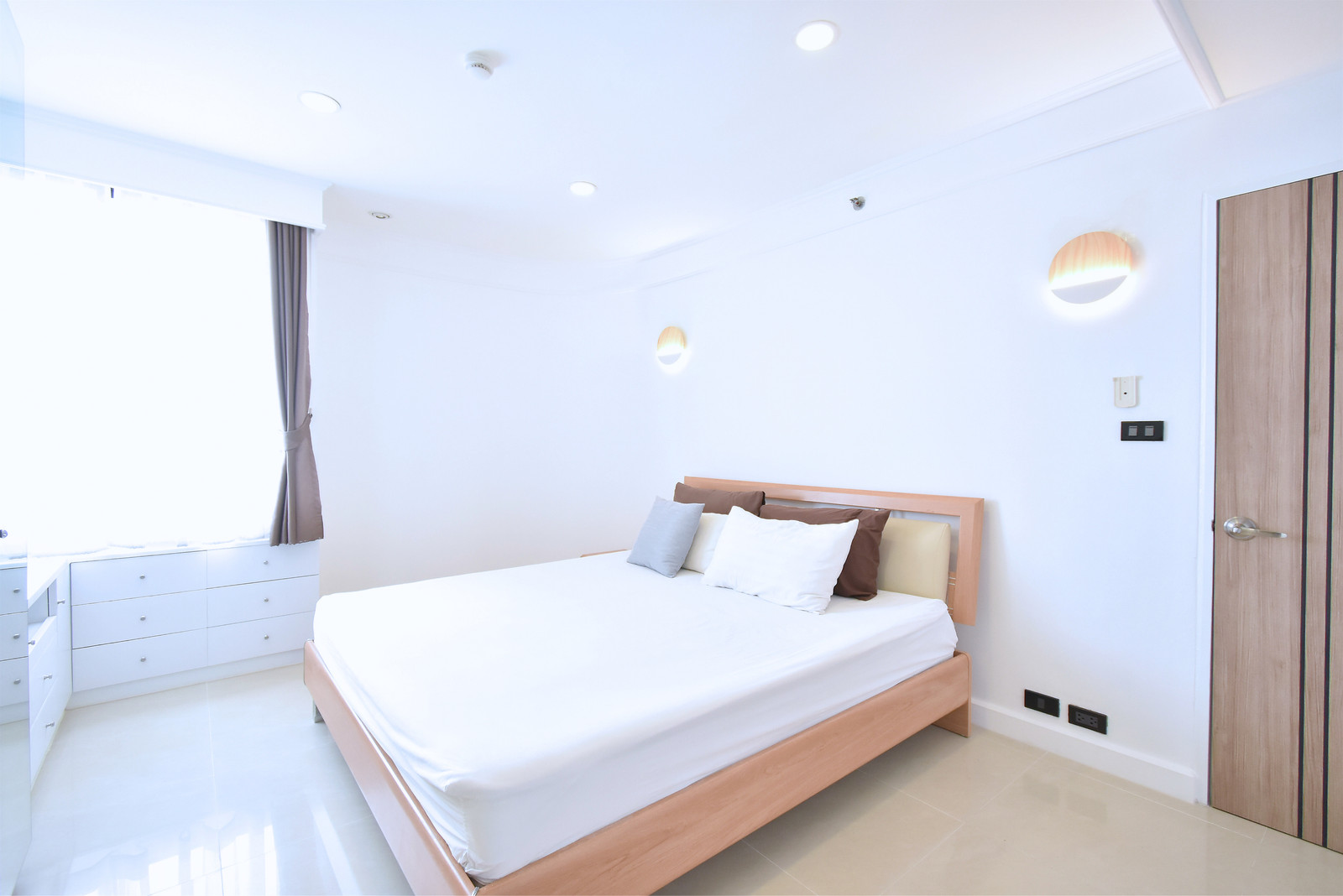 【JUST RENOVATED】　Las Colinas ลาส โคลินาส　Com100％ – รูปที่ 4