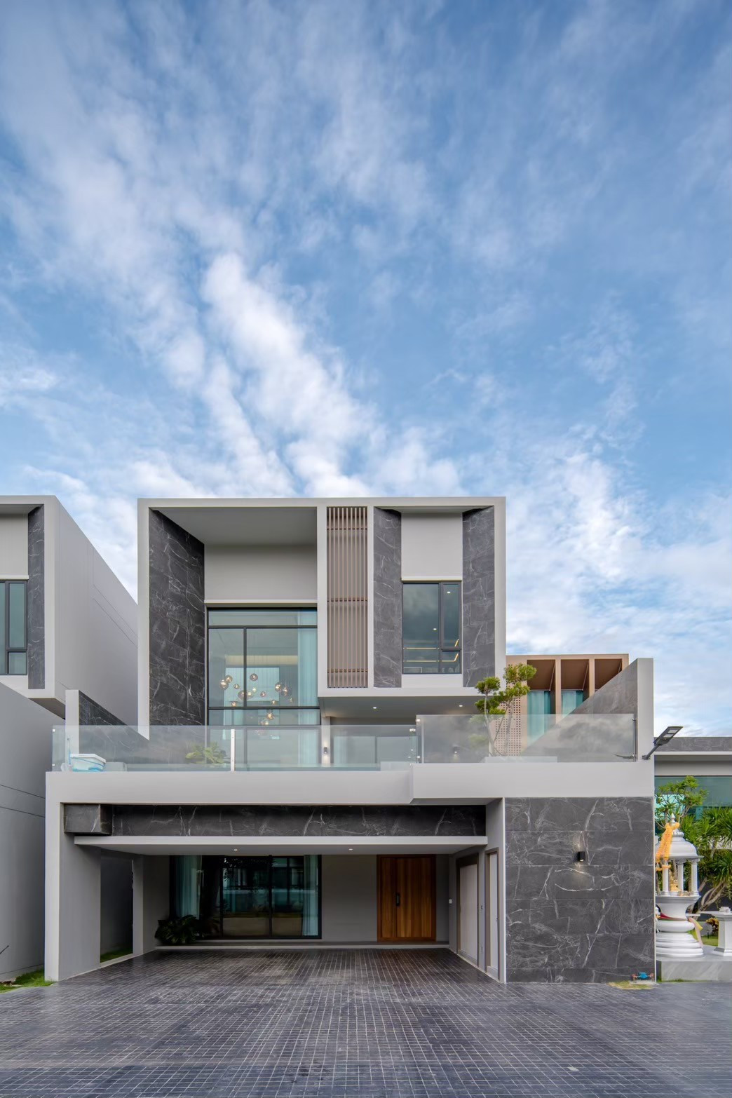 EXCLUSIVE DEAL! POOL VILLA 3 ชั้น พร้อมลิฟท์ HIGHBURY วัชรพล-รามอินทรา *ขายบ้านตัวอย่าง* แต่งครบ เฟอร์ทุกอย่างได้ตามภาพ ต่อรองได้ นัดหมายเข้าชม สัมผัสประสบการณ์พักผ่อนที่เหมาะกับคุณ – รูปที่ 3