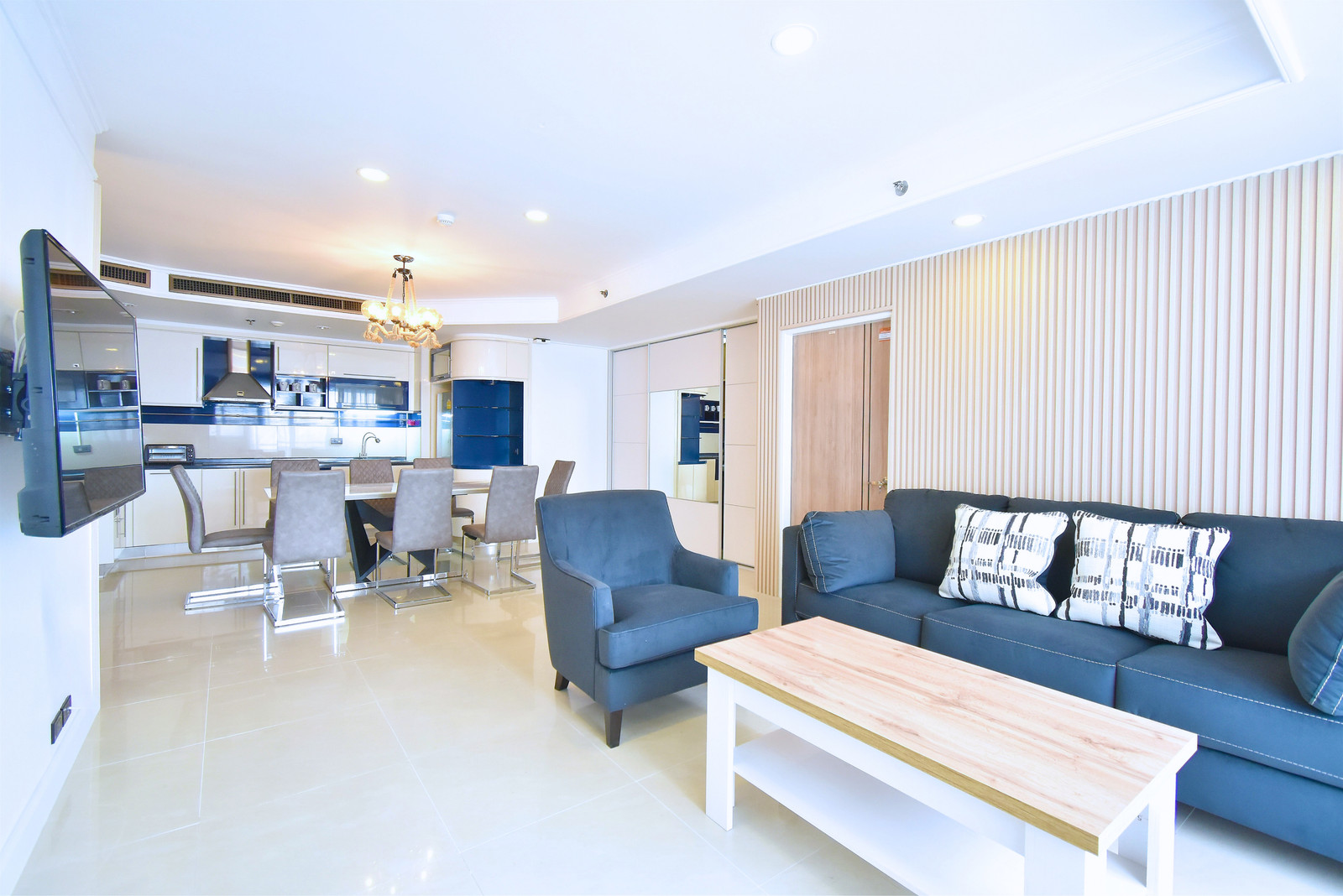 【JUST RENOVATED】 Las Colinas ลาส โคลินาส Com100% 【JUST RENOVATED】 Las Colinas ลาส โคลินาส Com100%
