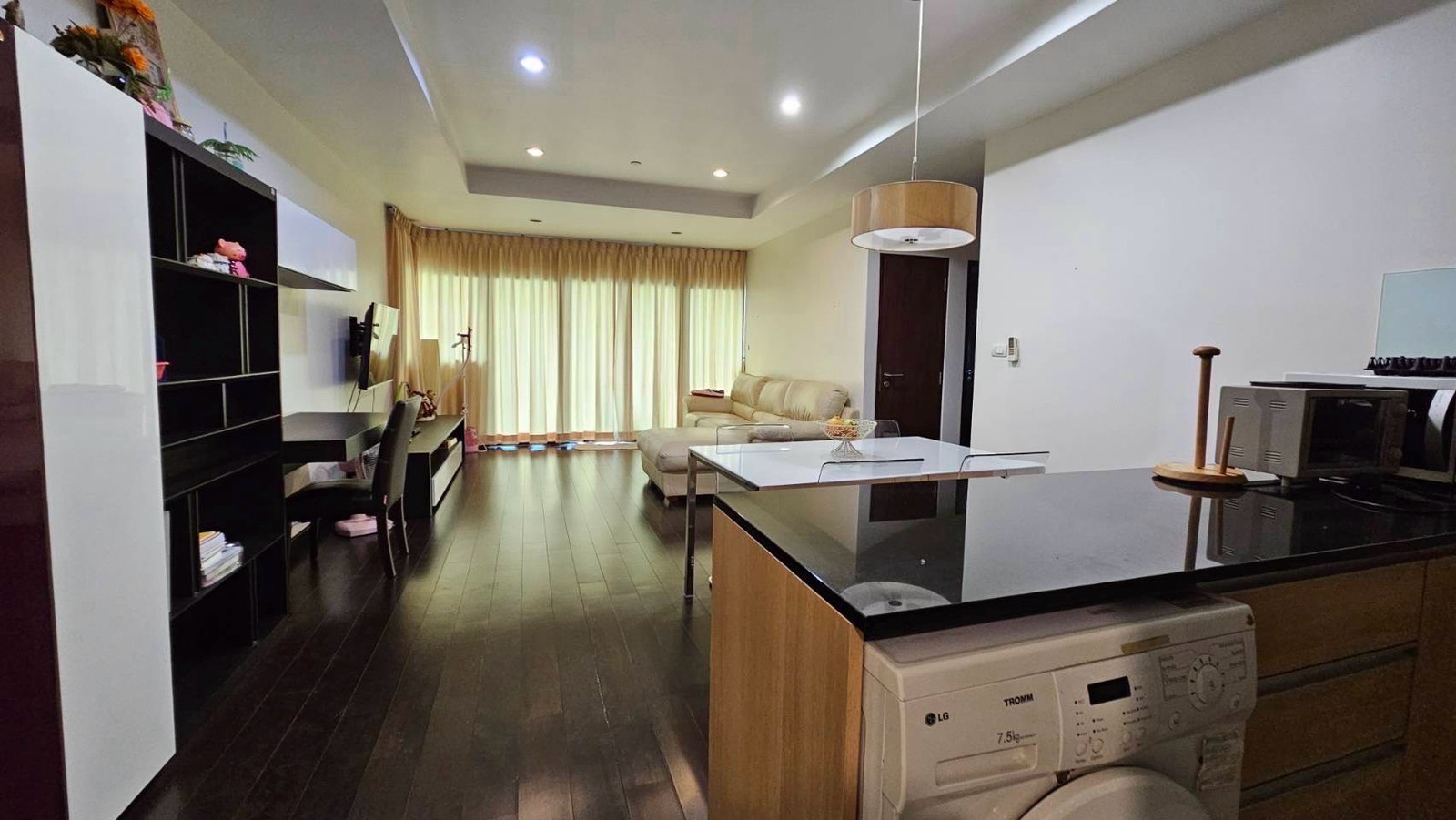 Sathorn garden /2bed/ 34,999 bath /0632717888 linephone whatapp wechat