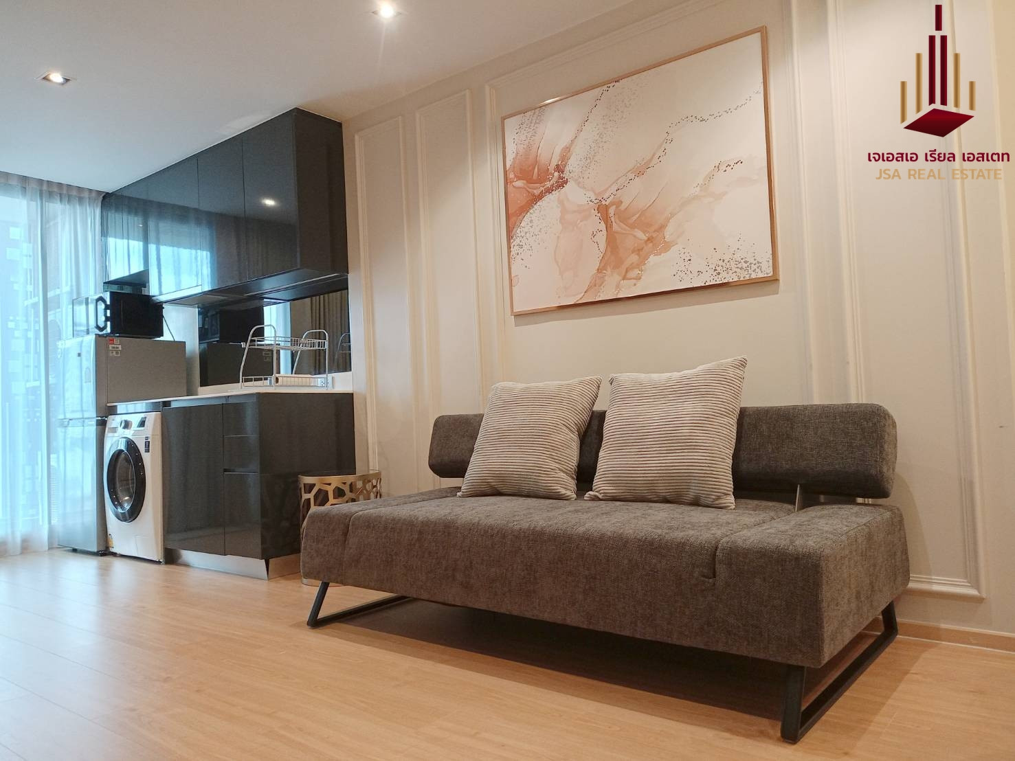 ✨ For Rent: Altitude Samyan - Silom Condo ✨  💰 Only 30,000 THB/month