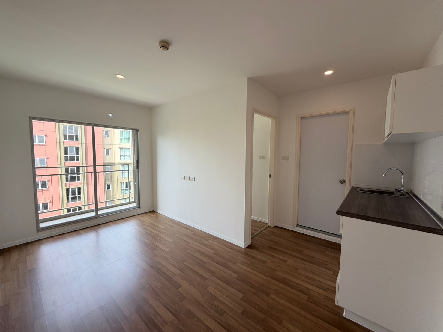 Condo for sale Lumpini Place Bangna Km.3 Lumpini Place Bangna Km.3 near Central Bangna, near BTS Udomsuk, 1 bedroom, size 26 sq m., complete central area, convenient travel to Central Plaza Bangna, Bizzo Bangna, Thainakarin Hospital, Sikarin Hospital, Sea Condo for sale Lumpini Place Bangna Km.3 Lumpini Place Bangna Km.3 near Central Bangna, near BTS Udomsuk, 1 bedroom, size 26 sq m., complete central area, convenient travel to Central Plaza Bangna, Bizzo Bangna, Thainakarin Hospital, Sikarin Hospital, Sea