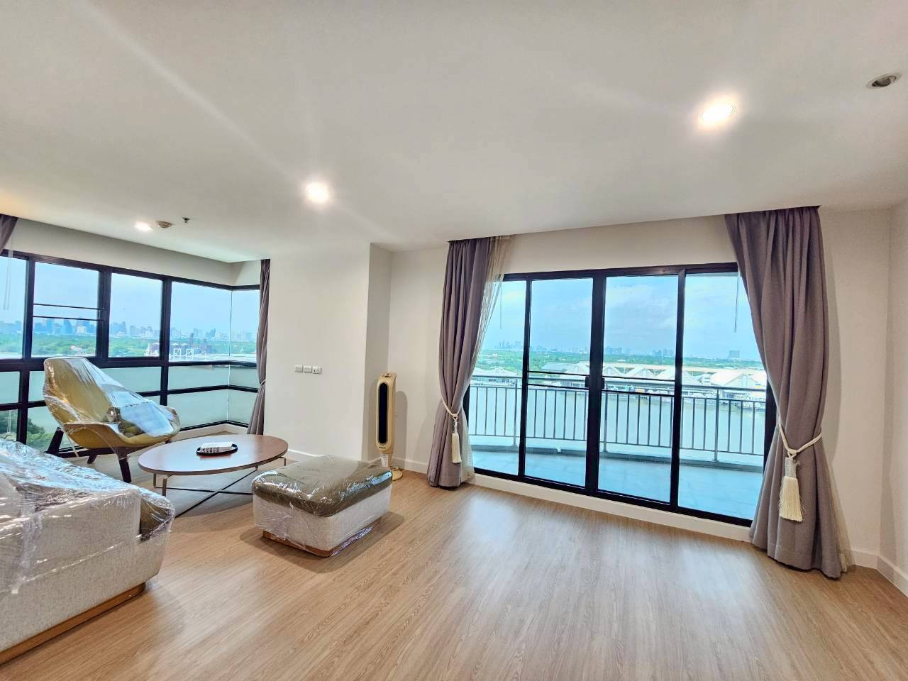 Hot Sale Lumpini Place Narathiwas - Chaopraya (ลุมพินี เพลส นราธิวาส-เจ้าพระยา 2 Bed Size 134 sqm. 3 Parking Hot Sale Lumpini Place Narathiwas - Chaopraya (ลุมพินี เพลส นราธิวาส-เจ้าพระยา 2 Bed Size 134 sqm. 3 Parking