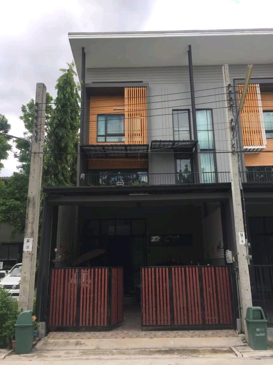 ✨ บ้านมุม ติดถนนใหญ่ ใกล้ Chocolate Ville เดินทางสะดวก พร้อมเข้าอยู่