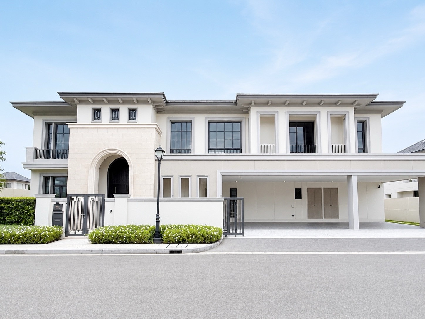 S'RIN Prannok-Kanchana by Singha Estate | Sathorn 15 minutes Mediterranean style S'RIN Prannok-Kanchana by Singha Estate | Sathorn 15 minutes Mediterranean style