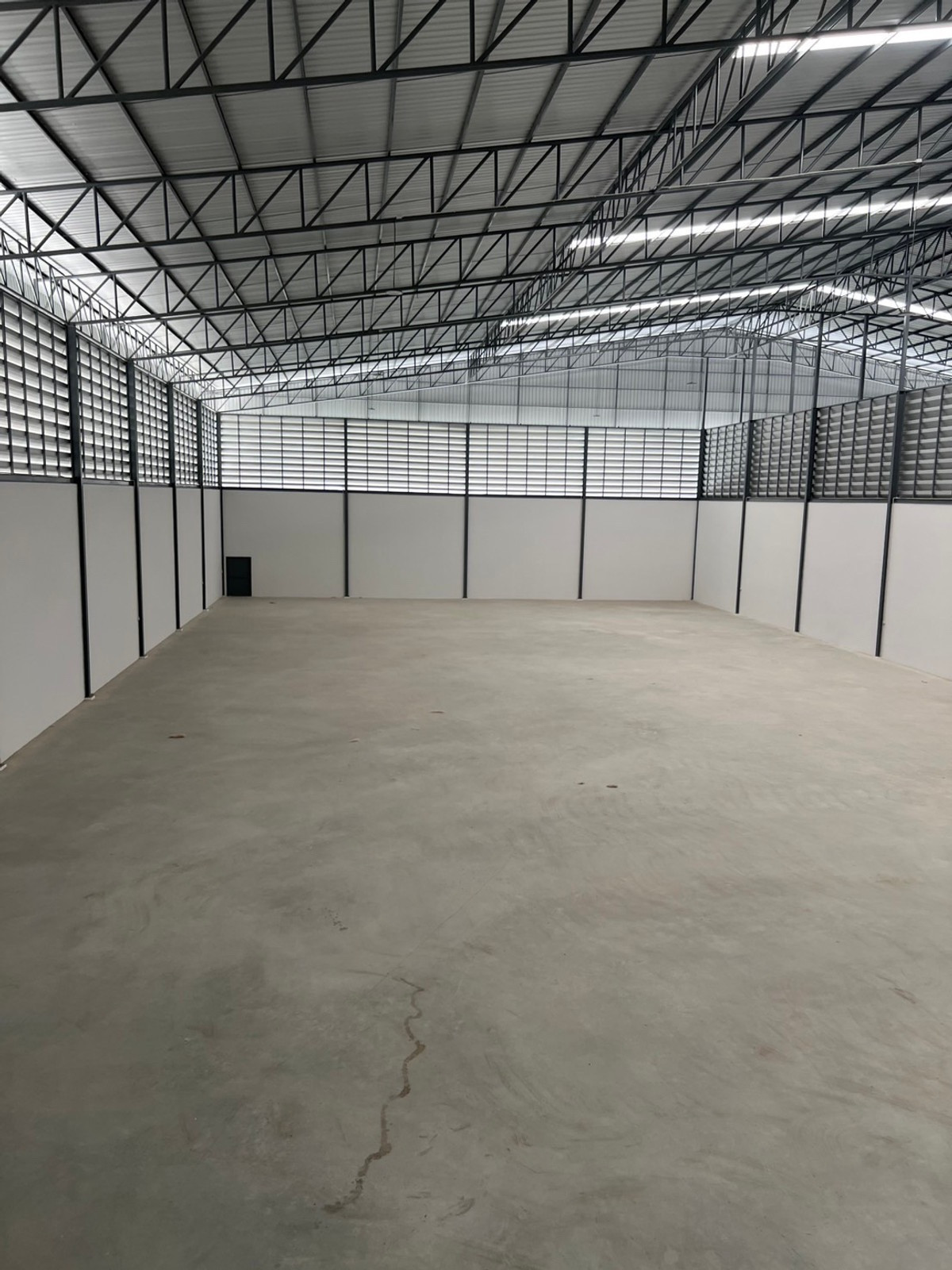 New warehouse 1 rai 1800 sq m. Krathum Baen, Samut Sakhon New warehouse 1 rai 1800 sq m. Krathum Baen, Samut Sakhon