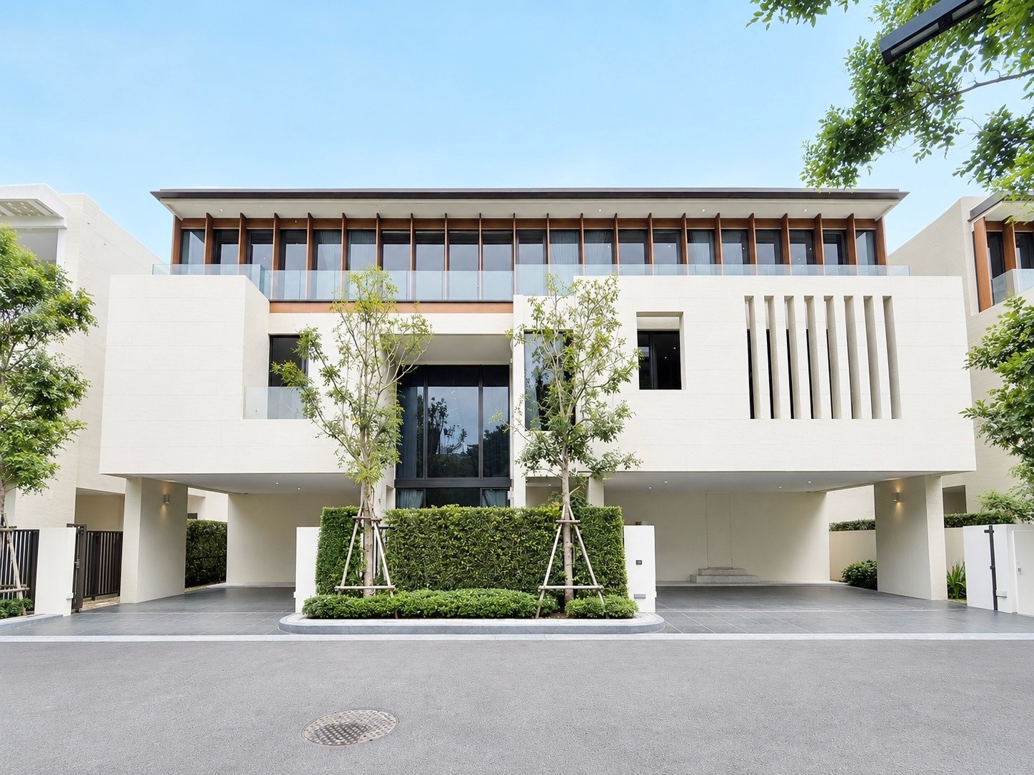 Thonglor - Park Heritage Pattanakarn20 with private pool villa & private lift