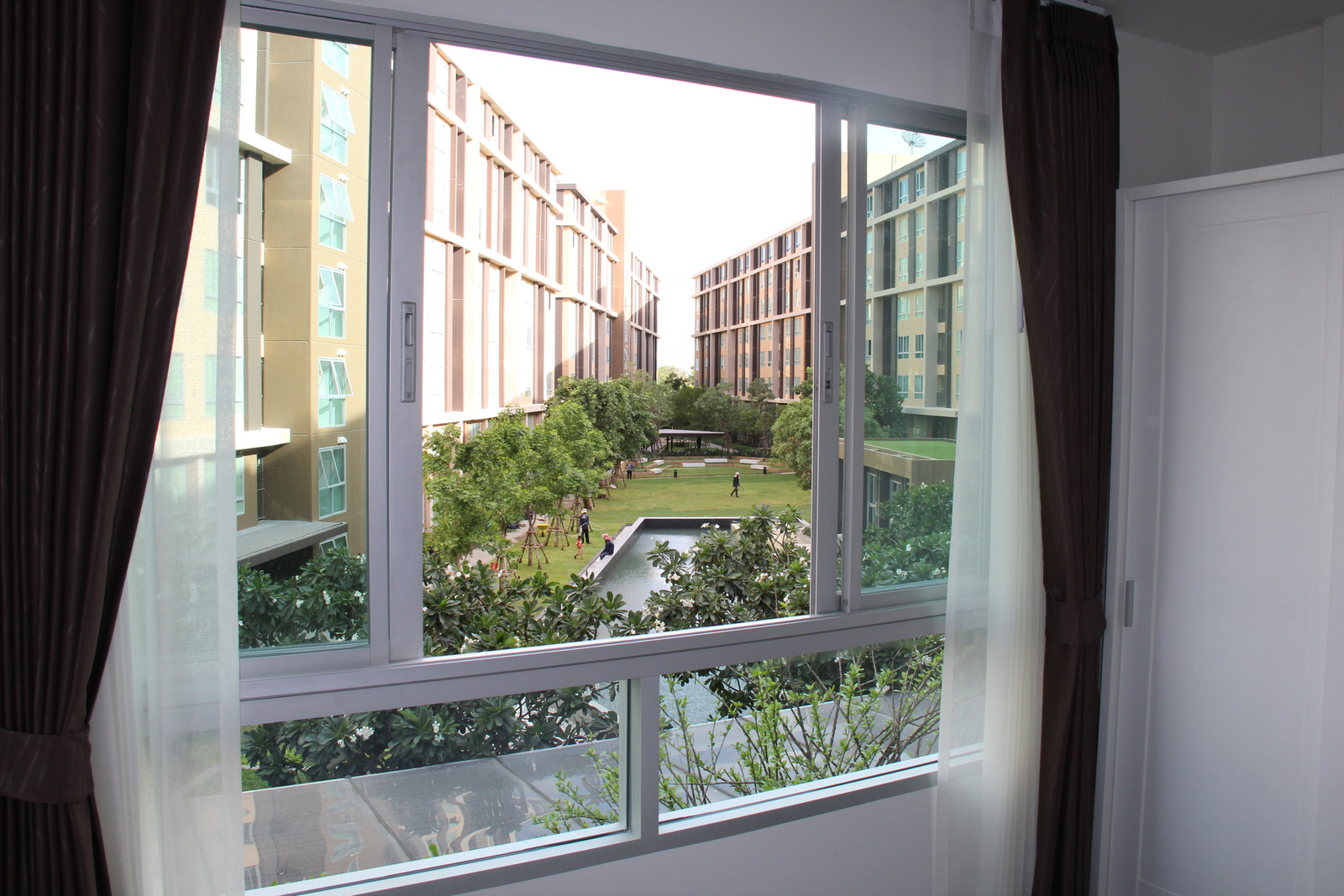 ให้เช่า D condo campus SANSIRI ธรรมศาสตร์ รังสิต ห้องมุม/ริม (ดี คอนโด รังสิต) เฟส 1 วิวสระ-สวน ใหญ่-เย็น มุมดีที่สุดในโครงการ ใกล้ สระ สวน Fitness นิติ เฟอร์ครบ เครื่องไฟฟ้าพร้อม ยูทิลิตี้เต็ม – รูปที่ 3