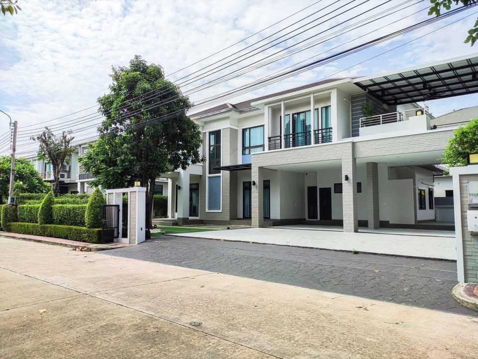 For rent / sale, luxury detached house, Perfect Masterpiece, Sukhumvit 77 | House in front of the garden, 585 sq m., fully furnished, ready to move in.