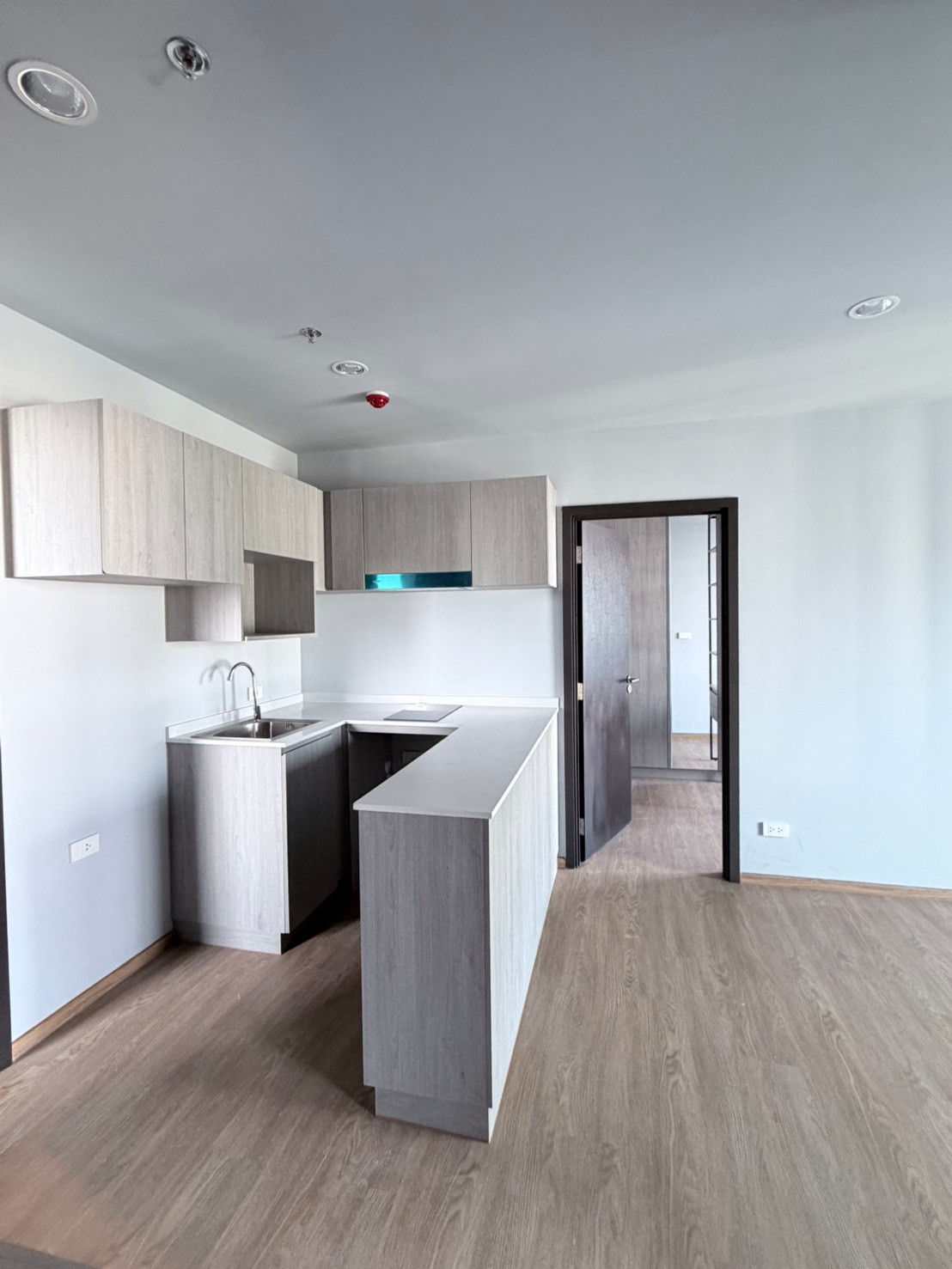 Rare Unit! 2 ห้องนอน เพียง 7.049 ล้าน ใจกลางอารีย์ – รูปที่ 3