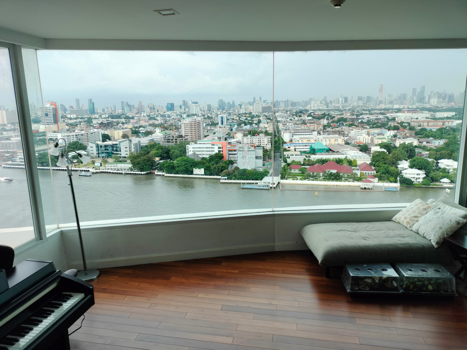 Luxury riverfront condo for sale, My Resort @ River Charan 72, 22nd floor, area 178.32 sq m, 3 bedrooms, beautiful condition, luxuriously decorated, panoramic parliament view, 200% parking. Luxury riverfront condo for sale, My Resort @ River Charan 72, 22nd floor, area 178.32 sq m, 3 bedrooms, beautiful condition, luxuriously decorated, panoramic parliament view, 200% parking.