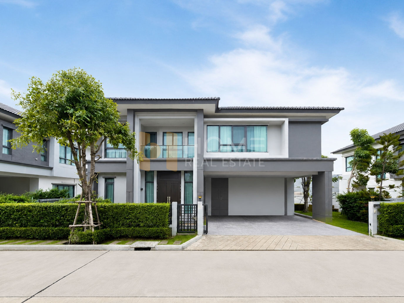 🏡 Large luxury house with 380 sq.m. of usable space 🏡 The City Ramintra - Wongwaen / 4 Bedrooms (FOR SALE) TAN873