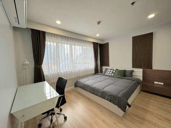 Condo for rent, 2 bedrooms, near BTS Udomsuk, just 3 minutes walk, ready to move in.