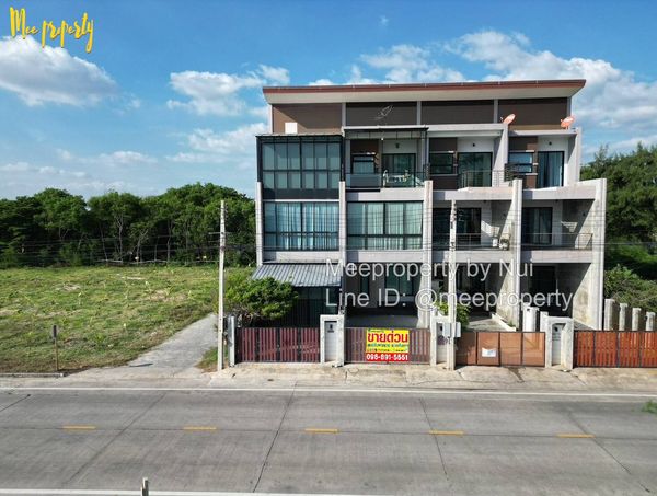 3-story townhome for sale, size 37.5 sq m, hot location “Rayong“, close to Saeng Chan Beach, only 2 minutes, Rayong Municipality. Mueang Rayong District ME-278