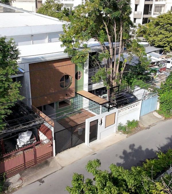 ขายพร้อมผู้เช่าถึง 30 ธันวาคม 2569 บ้านสไตล์โมเดิร์นทำเลที่เป็นที่ต้องการมากที่สุดแห่งหนึ่งในกรุงเทพเดินทางไปเอกมัย-ทองหล่อได้อย่างง่ายดาย