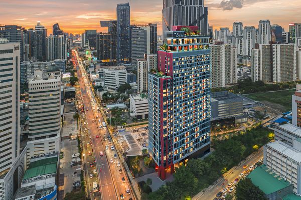 For sale: THE BASE Urban Rama 9, THE BASE Urban Rama9, near MRT, MRTA and Rama 9, fully furnished condo, ready to move in, modern design meets the needs of urban people.