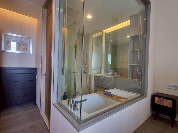 Beautiful view room, 37th floor, Asoke location, price 11 million baht.
