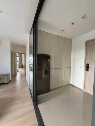 🔥For Rent Now🔥 Life Asoke Rama 4, large 65 sq.m. 2-bedroom unit on the 16th floor with storage room.
