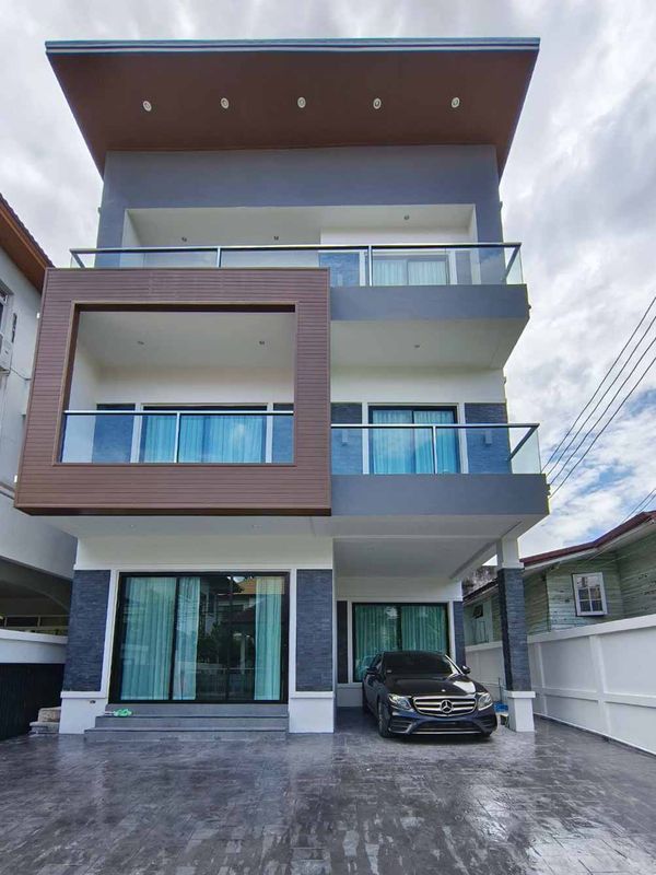 ขาย บ้านเดี่ยว 3 ชั้น สุขุมวิท 65  แบบ 4 นอน 6 น้ำ ขนาด 50 ตรว 330 ตรม ใกล้ BTS เอกมัย ทองหล่อ พระราม 4 พระโขนง : KT26S-012