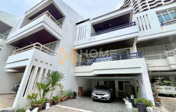 ทาวน์เฮ้าติดทะเล ศรีราชา / 4 ห้องนอน (ขาย), Townhouse by the sea Sriracha / 4 Bedrooms (FOR SALE) YEAN238
