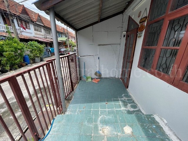 ทาวน์เฮ้าส์ หมู่บ้านเจริญชัย 4 บ้านพร้อมอยู่ทำเลดีเดินทางสะดวกราคาถูก – รูปที่ 3