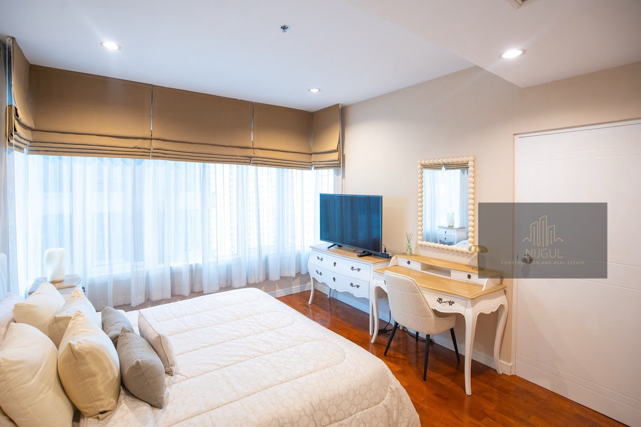 For rent Baan Siri Twenty Four (Baan Siri Twenty Four) Sukhumvit 24 | 1 Bed 1 Bath 60 sq.m. Floor 19th – Cozy Luxury Unit with Bathtub in Prime Phrom Phong – รูปที่ 3