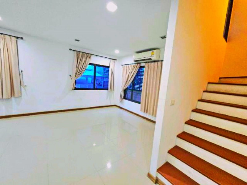 แยกจตุโชติ วัชรพล-สุขาภิบาล5 28-34 คฤหาสน์ 5นอน 3 ชั้น 4 น้ำ 50 ตร.ว. 200 ตร.ม. ให้เช่า สายไหม 1.3 กม. – รูปที่ 3