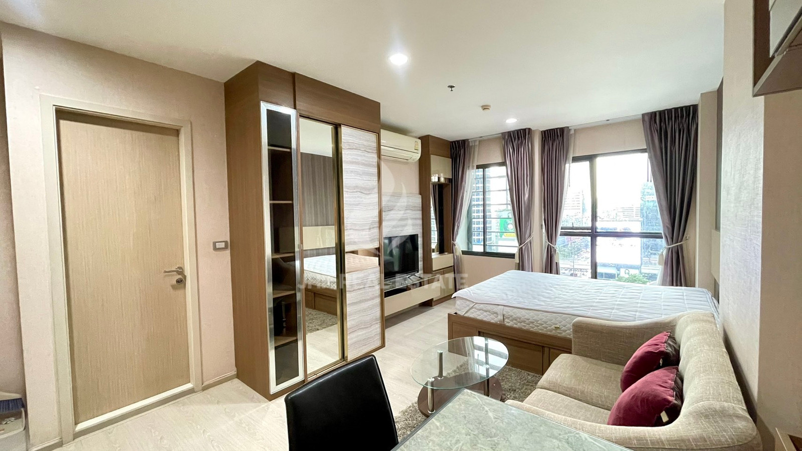 Hight quality furniture🔥Rhythm Asoke 2 ว่างให้เช่า Line id : @jhrrealestate – รูปที่ 3
