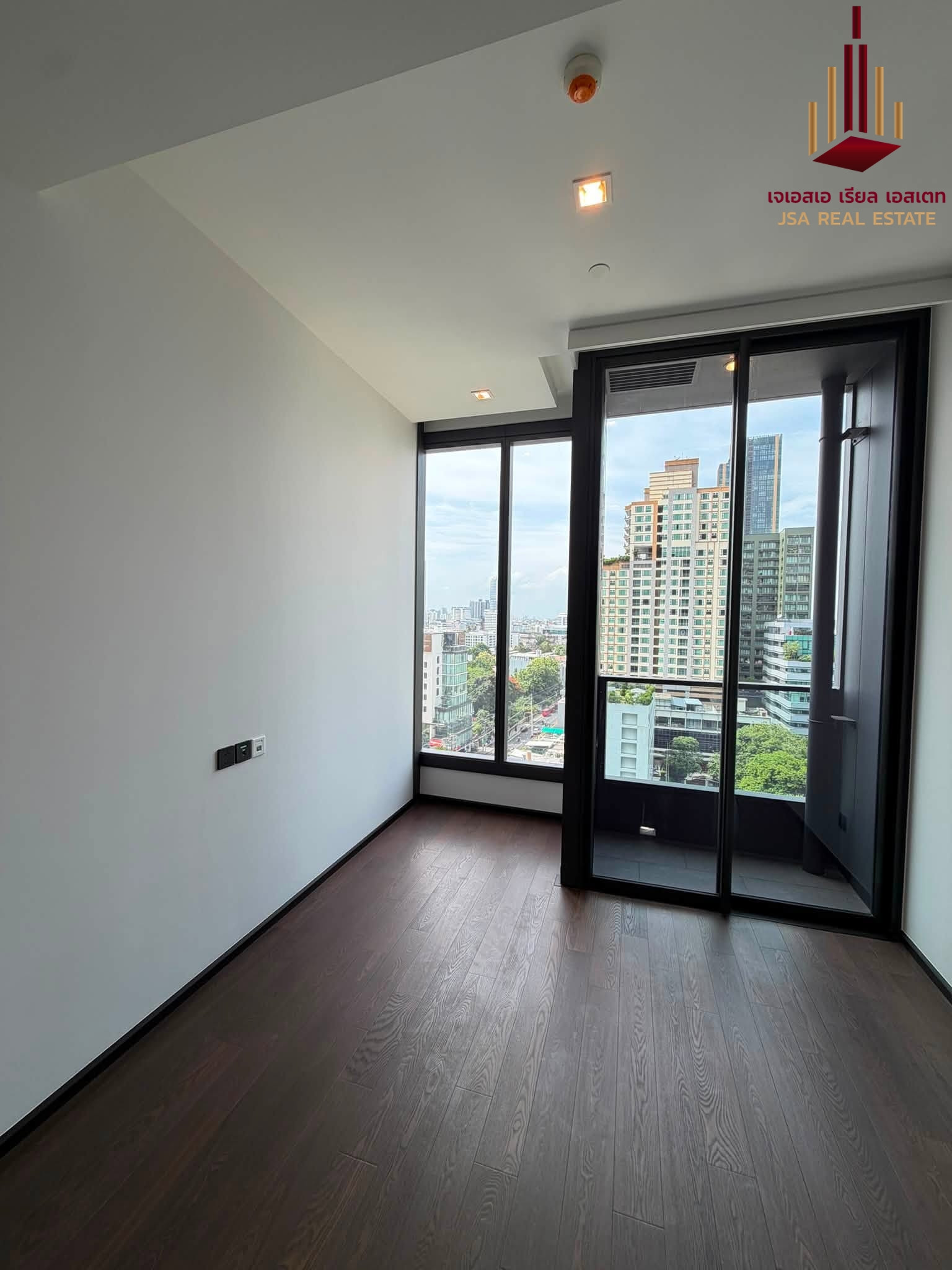 ✨ For Rent: AESTIQ Thonglor Condo ✨ 💰 Only 45,000 THB/month