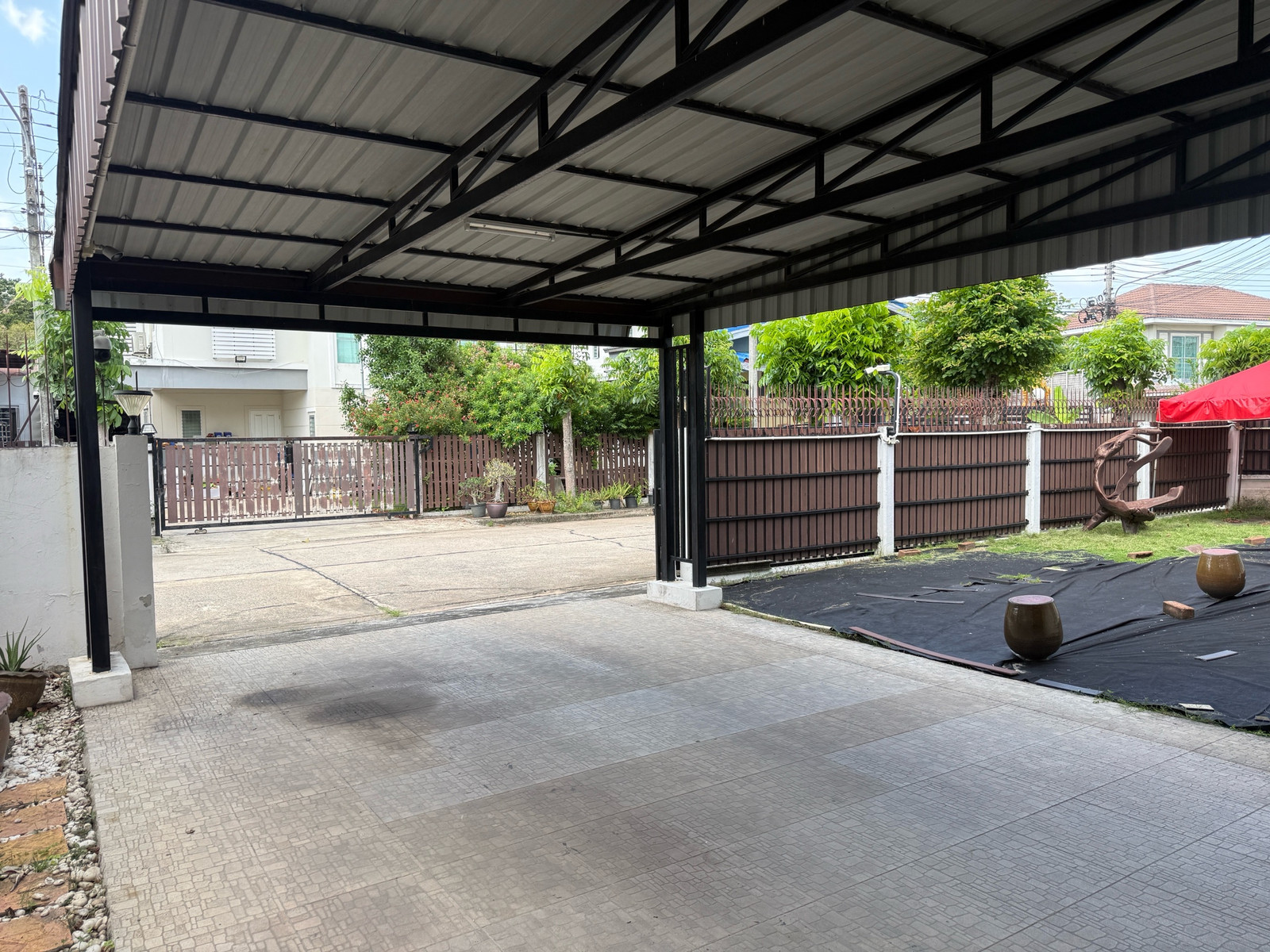 ขายบ้านเดี่ยว พรทวีบ้านวิวสวน ติดถนนพุทธมณฑลสาย 5 ใกล้ศาลายา ขนาด 75 ตรวา 4 นอน 4 น้ำ พิเศษ 4.99 ล้าน สนใจ 097 - 465 5644 – รูปที่ 2
