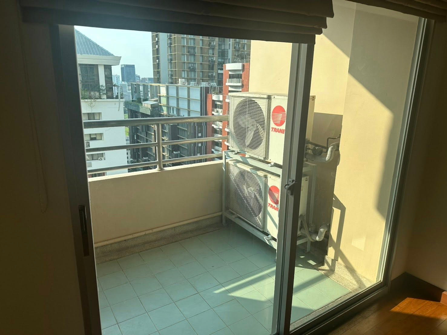 ST696/[ให้เช่า] คอนโดหรู 2 ห้องนอน ใจกลางหลังสวน | ชั้นสูงวิวสวย ชั้น 28 | ขนาดใหญ่จุใจ 100 ตร.ม. กว้างขวางเป็นสัดส่วน | เฟอร์ฯ ครบพร้อมเข้าอยู่ทันที | ใกล้ BTS ชิดลม และสวนลุมพินี | 50,000 บ./เดือน – รูปที่ 3