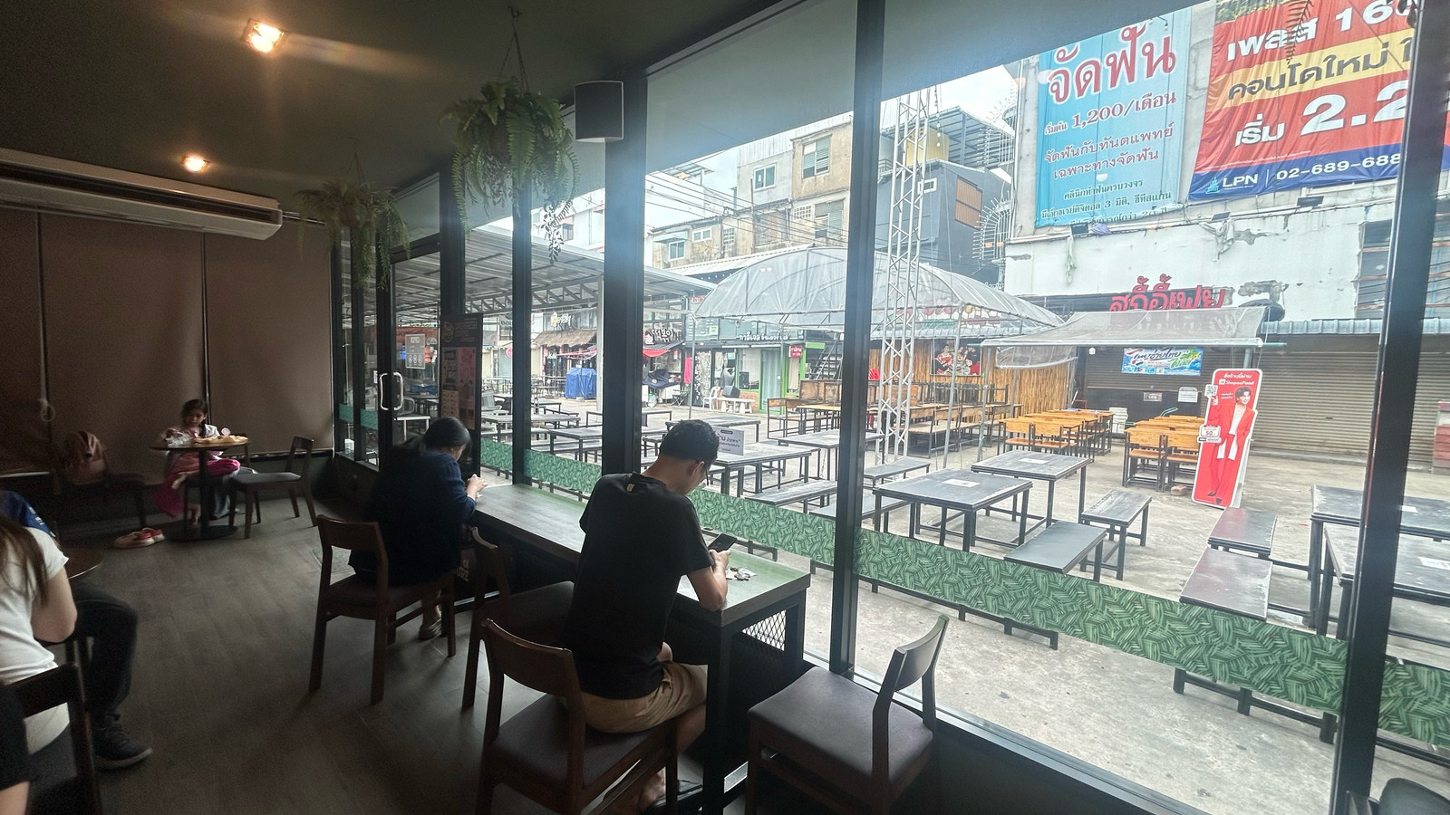 Shophouse for rent, can be used as an office, shop, clinic, convenient for customers to travel. Soi Charansanitwong 51, next to BTS Bang Yi Khan stairs, 30 meters. Shophouse for rent, can be used as an office, shop, clinic, convenient for customers to travel. Soi Charansanitwong 51, next to BTS Bang Yi Khan stairs, 30 meters.