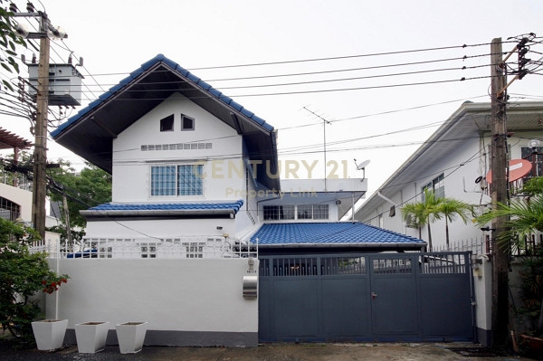 2-Story House for Rent @ Phahol-Pradipat | 4BR Near BTS Saphan Khwai | Fully Furnished No.50-HH-69020 2-Story House for Rent @ Phahol-Pradipat | 4BR Near BTS Saphan Khwai | Fully Furnished No.50-HH-69020