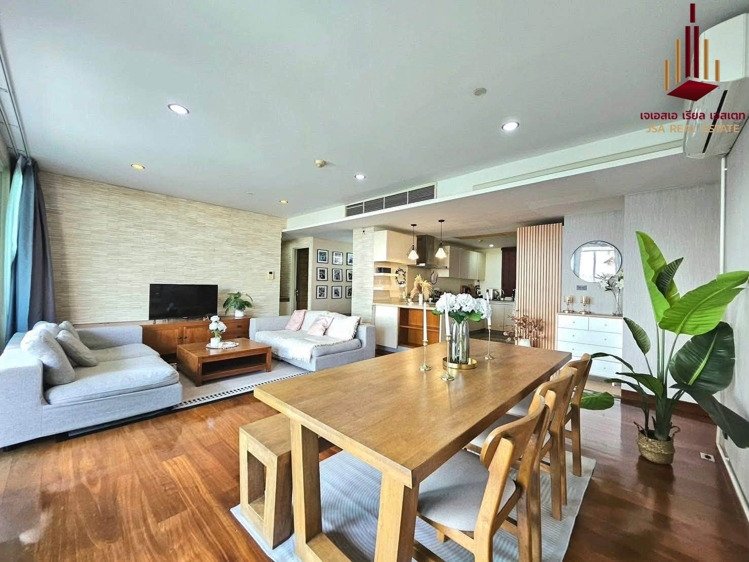 ✨ For Sale : Watermark Chaophraya River Condo ✨ 💰 Only 11,499,999 THB