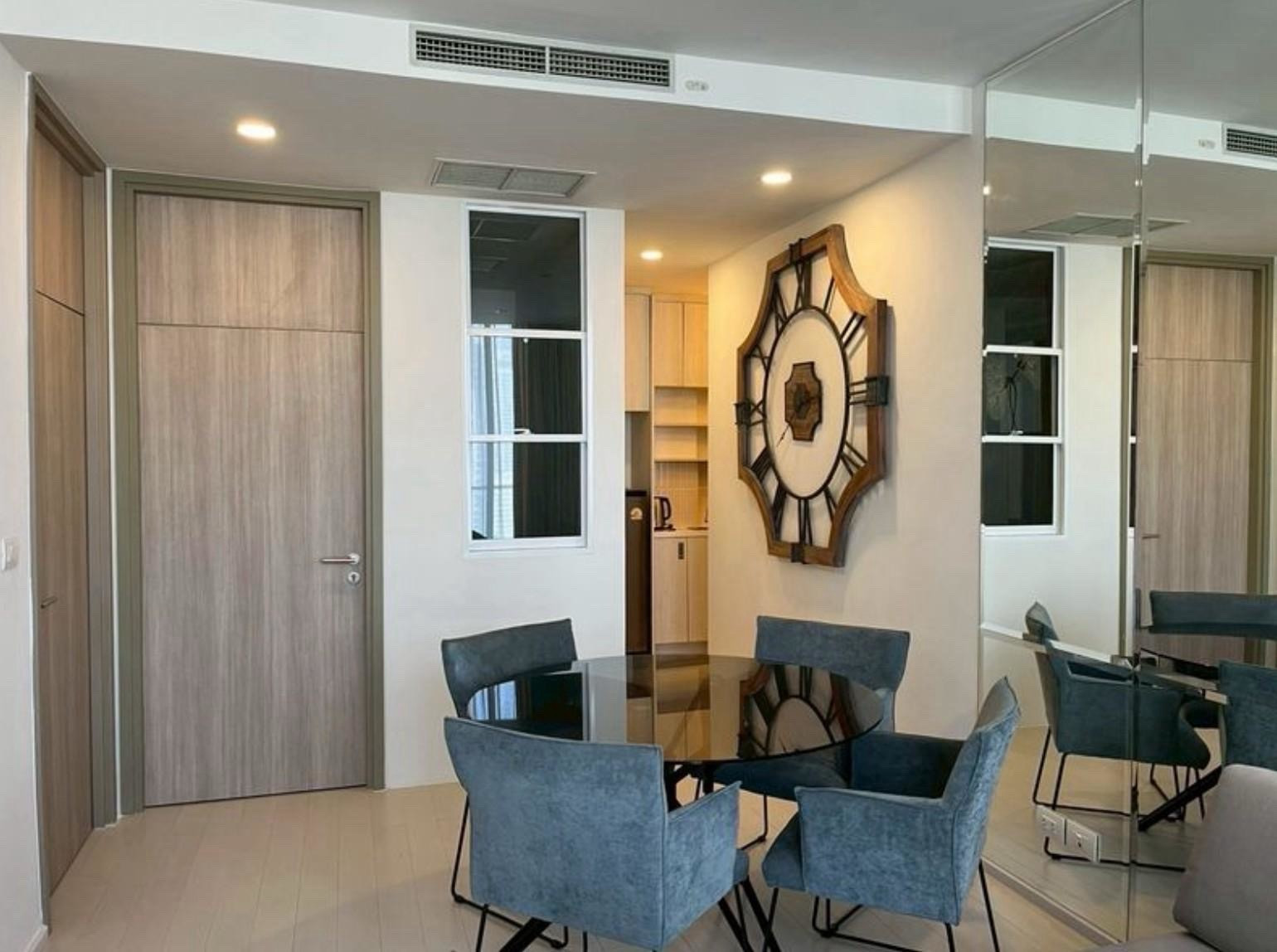 Urgent for rent, noble Ploenchit, beautiful room, fully decorated, ready to move in. Urgent for rent, noble Ploenchit, beautiful room, fully decorated, ready to move in.