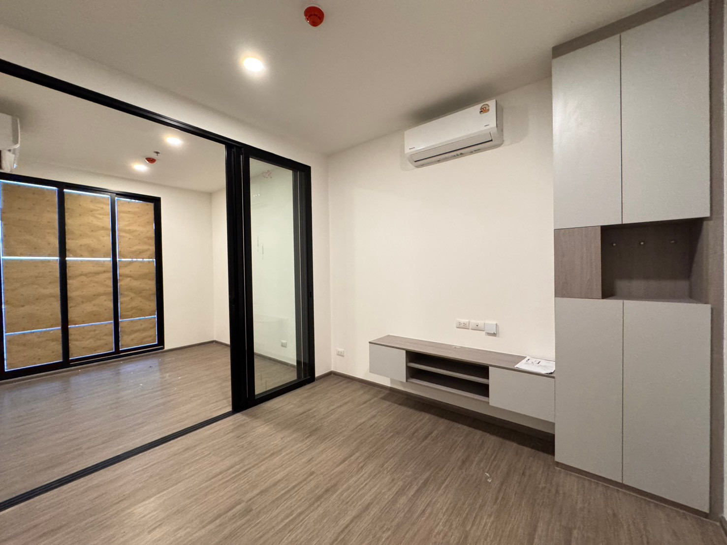 Origin Play Bangsaen Condo, large room, last room of the project. Origin Play Bangsaen Condo, large room, last room of the project.