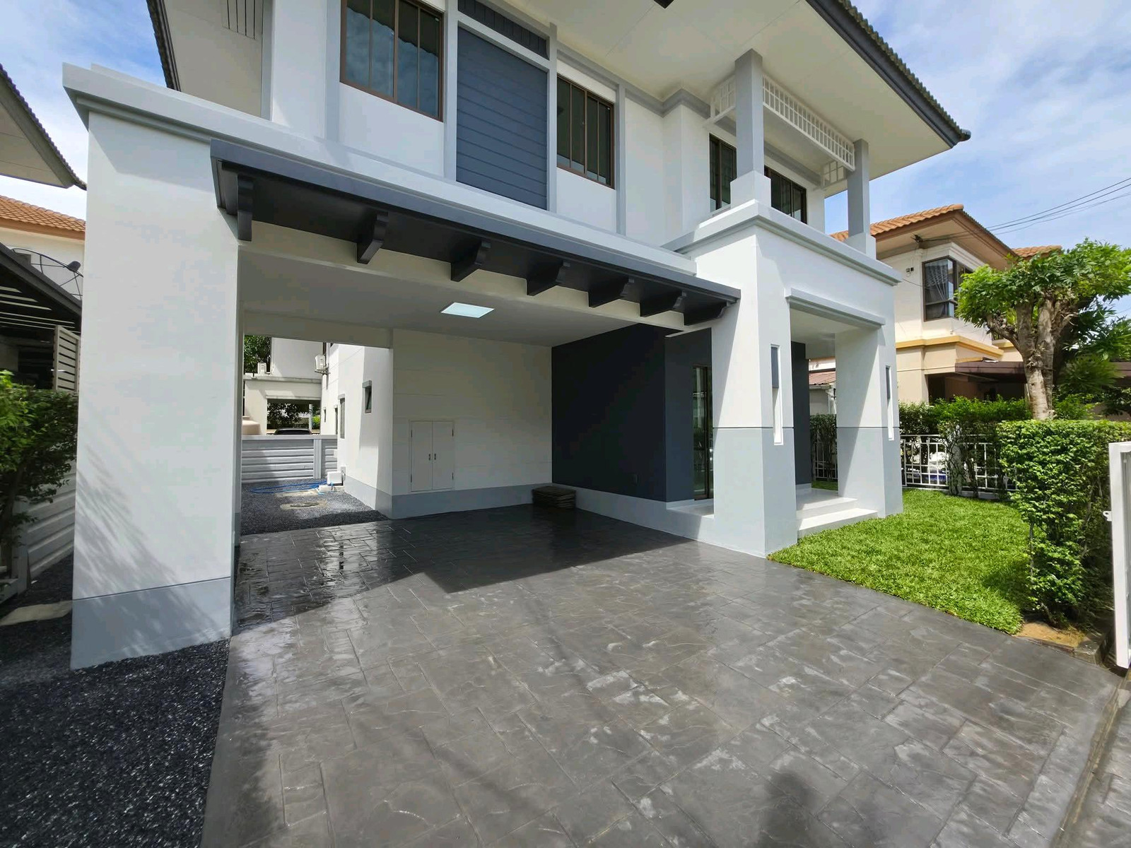 💫ขาย บ้านเดี่ยว บุราสิริ ราชพฤกษ์-แจ้งวัฒนะ💫🏡บ้านเดี่ยว 2 ชั้น รีโนเวทใหม่ พร้อมอยู่ ทำเลราชพฤกษ์-แจ้งวัฒนะ มีสนามหญ้ารอบบ้าน✨รีโนเวทใหม่ พร้อมอยู่✨บ้านหันหน้าทิศเหนือ แดดไม่ร้อน✨มีสนามหญ้าส่วนตัวรอบบ้าน เหมาะกับครอบครัวที่มีสัตว์เลี้ยง หรือชอบจัดสวน✨ค – รูปที่ 2