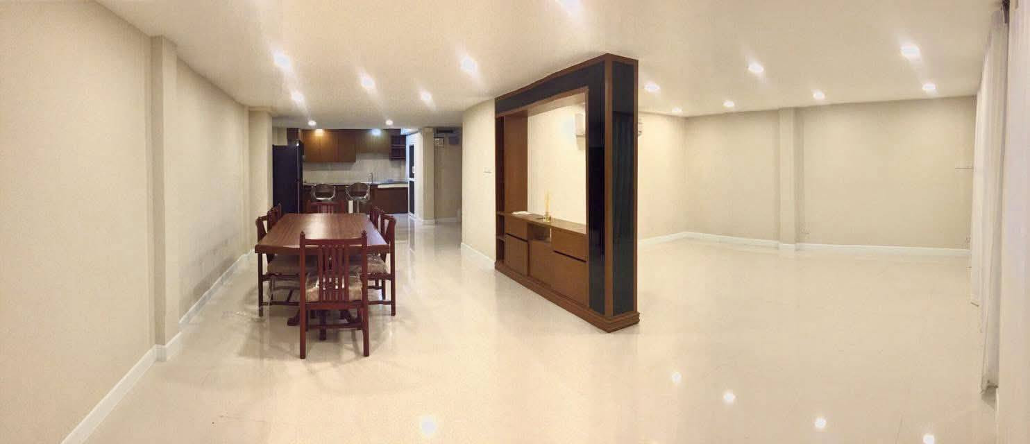 LTH15963 - Pet Friendly Townhouse for Rent Ekkamai | 90K/Month | ทาวน์เฮาส์ให้เช่า เอกมัย เลี้ยงสัตว์ได้
