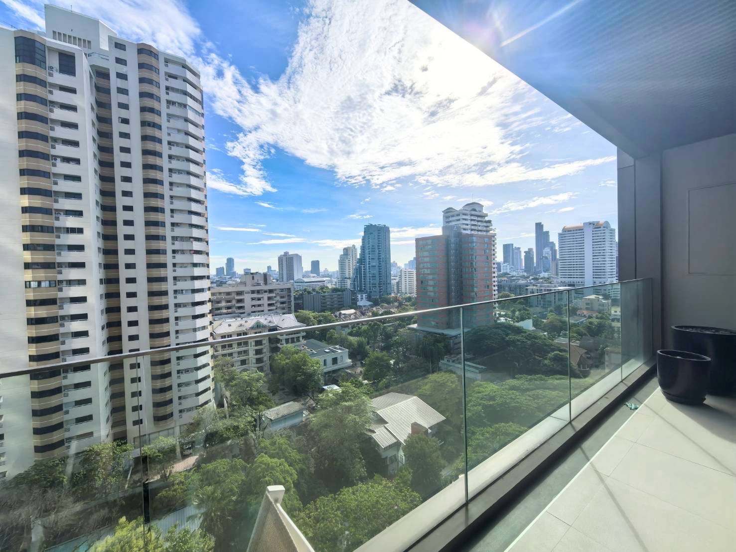 vittorio sukhumvit 39 / 2bed 142sqm / 130,000 bath / 0632717888