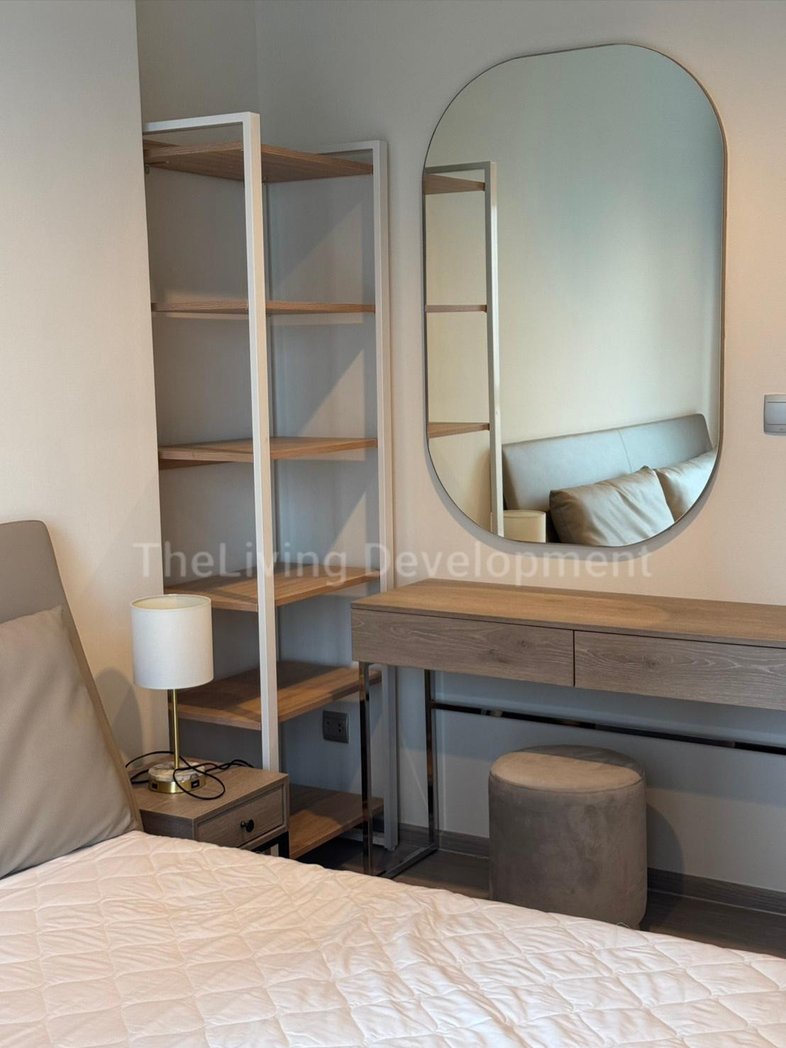 For rent, 1 bedroom, 32 sq m., price 20,000 baht.