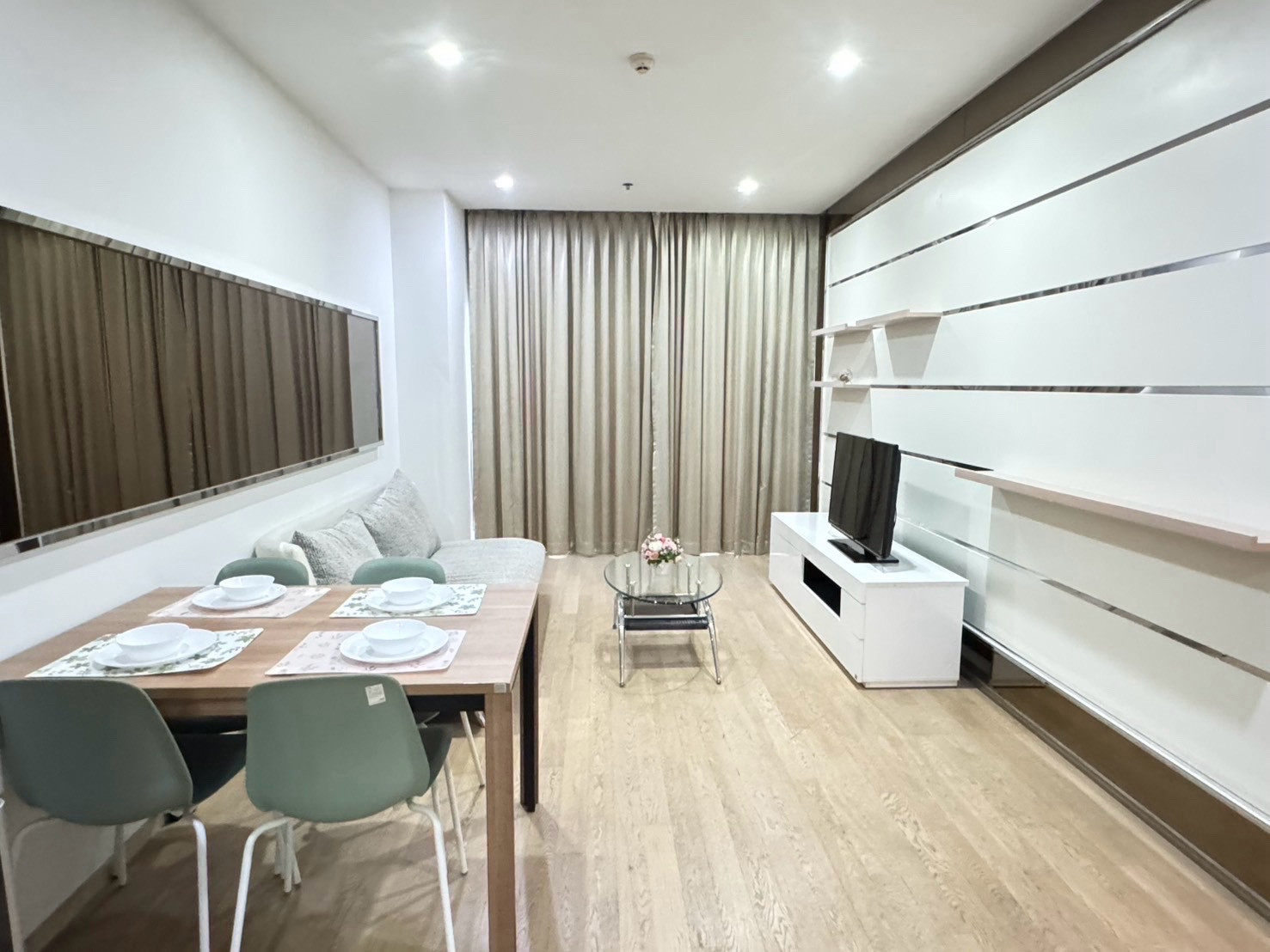 noble refine /2bed 68sqm / Rent 39k / 0632717888 linephone whatapp wechat noble refine /2bed 68sqm / Rent 39k / 0632717888 linephone whatapp wechat