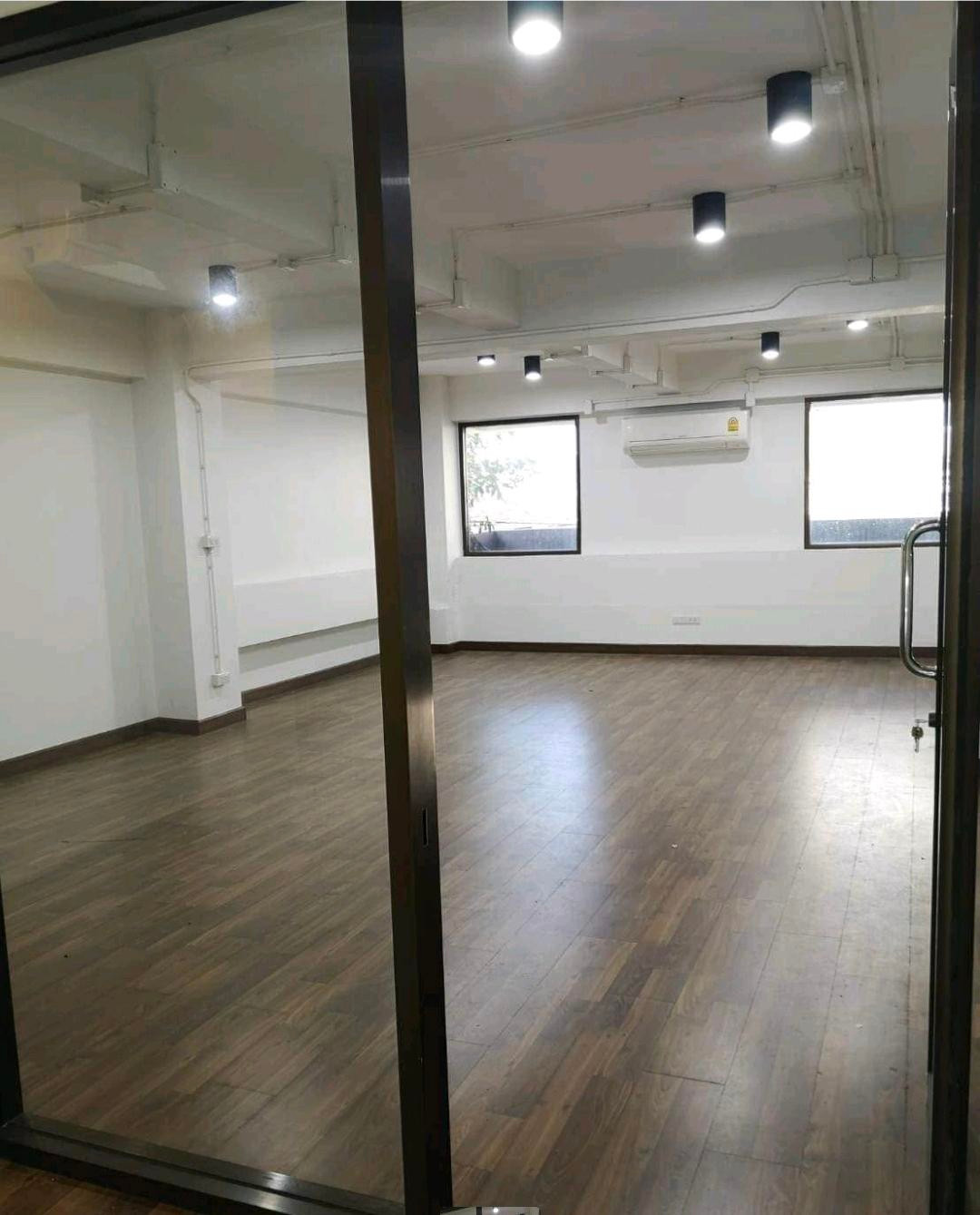 ให้เช่า โชว์รูม สำนักงาน ออฟฟิศ ให้เช่า อ่อนนุช 70/1 ตึกสำนักงาน-อาคารอยู่ในรั้วของตัวเอง฿90,000/เดือนเหมาะกับการทำโชว์รูม สำนักงาน ออฟฟิศ คลินิก รวมไปถึงสต๊อกสินค้าออนไลน์หน้ากว้าง 10 ม. ลึก 15 เมตร จำนวน 4.5 ชั้น จอดรถได้ 4 คันพื้นที่ใช้สอย 675 ตารางเม – รูปที่ 4