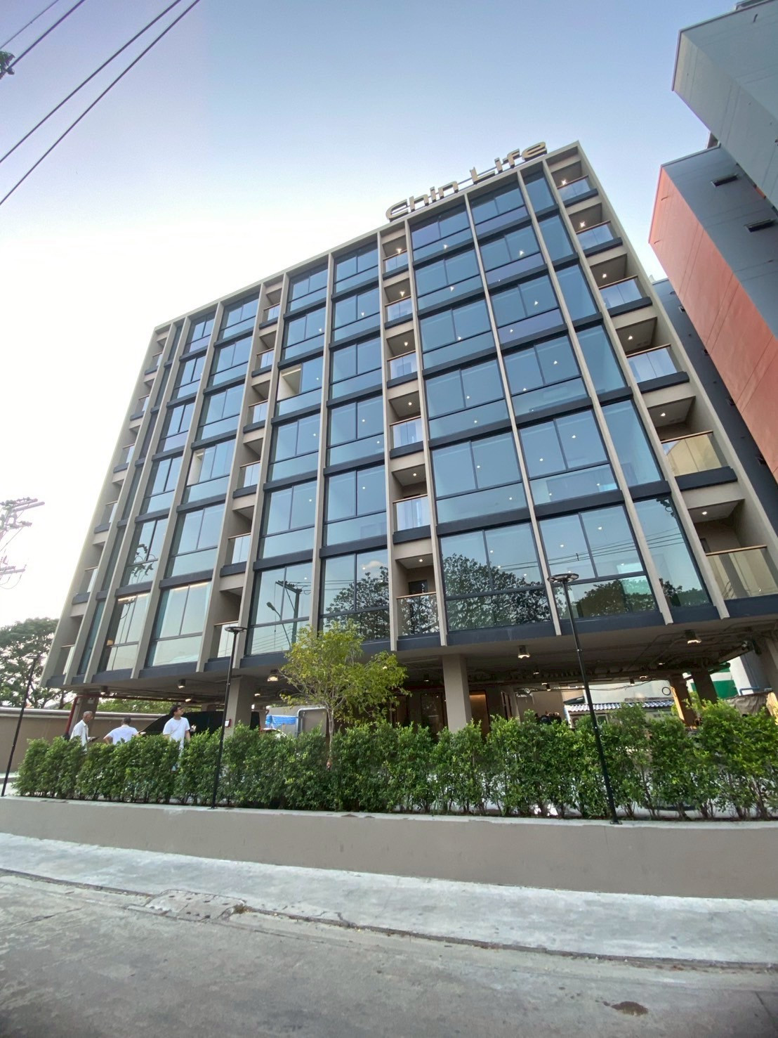 Condo 2 bedrooms, 2 bathrooms, width 46 sq m, next to the BTS... But the best price in the Ramintra area!