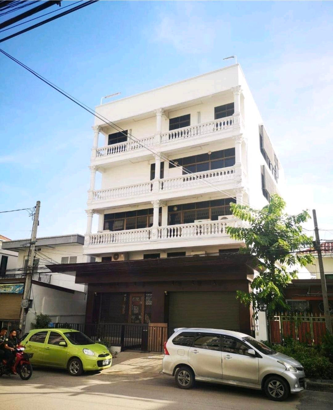ให้เช่า โชว์รูม สำนักงาน ออฟฟิศ ให้เช่า อ่อนนุช 70/1 ตึกสำนักงาน-อาคารอยู่ในรั้วของตัวเอง฿90,000/เดือนเหมาะกับการทำโชว์รูม สำนักงาน ออฟฟิศ คลินิก รวมไปถึงสต๊อกสินค้าออนไลน์หน้ากว้าง 10 ม. ลึก 15 เมตร จำนวน 4.5 ชั้น จอดรถได้ 4 คันพื้นที่ใช้สอย 675 ตารางเม – รูปที่ 2