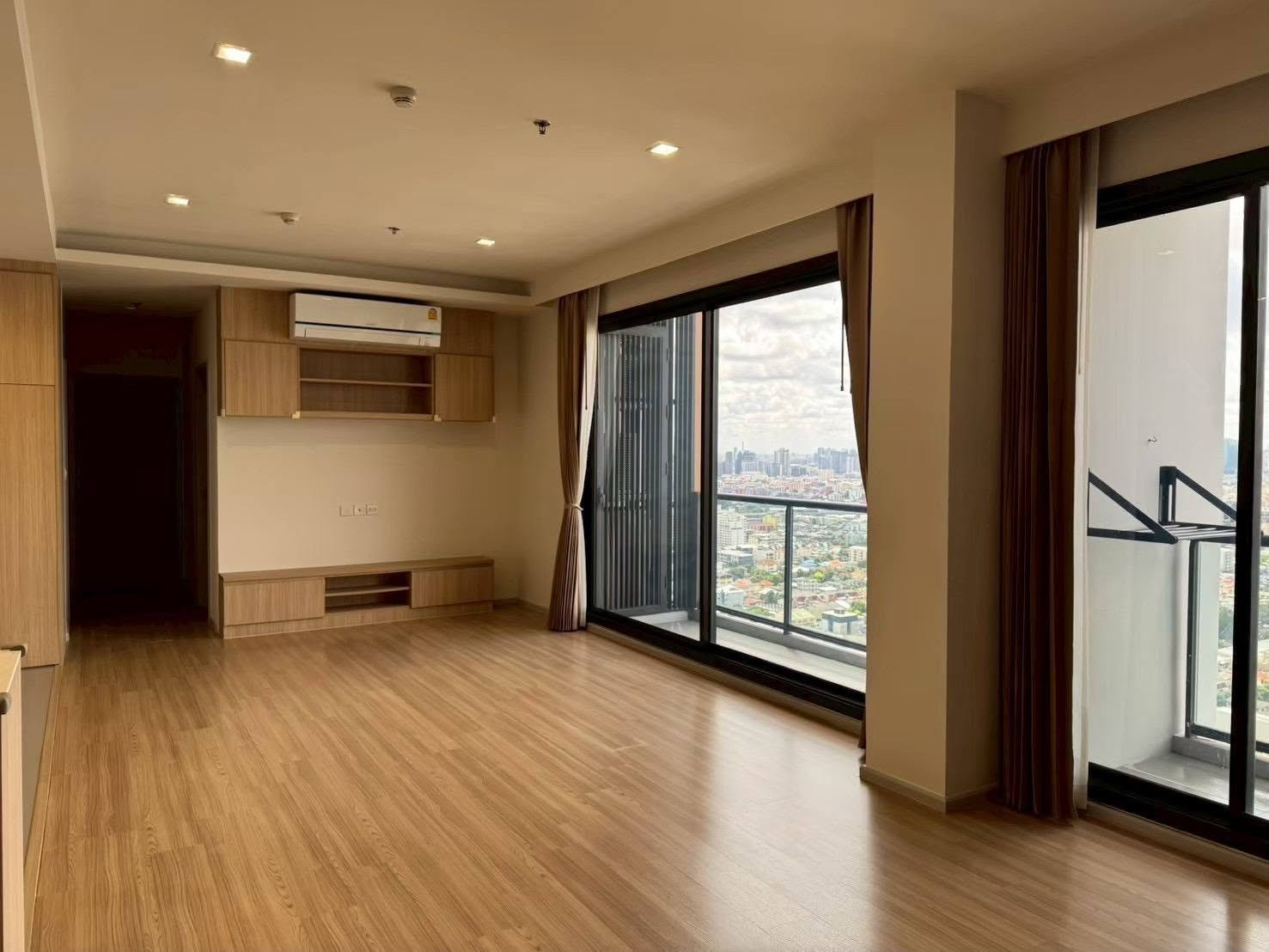 M Jatujak Condominium | 3 bedrooms, 119 sq m | Pet Friendly | Floor 30+ | Ready to move in