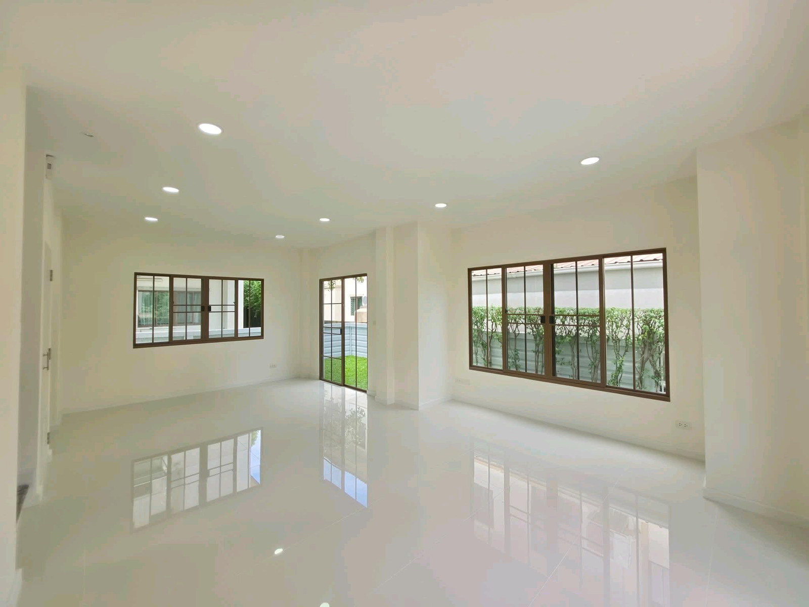 💫ขาย บ้านเดี่ยว บุราสิริ ราชพฤกษ์-แจ้งวัฒนะ💫🏡บ้านเดี่ยว 2 ชั้น รีโนเวทใหม่ พร้อมอยู่ ทำเลราชพฤกษ์-แจ้งวัฒนะ มีสนามหญ้ารอบบ้าน✨รีโนเวทใหม่ พร้อมอยู่✨บ้านหันหน้าทิศเหนือ แดดไม่ร้อน✨มีสนามหญ้าส่วนตัวรอบบ้าน เหมาะกับครอบครัวที่มีสัตว์เลี้ยง หรือชอบจัดสวน✨ค – รูปที่ 3