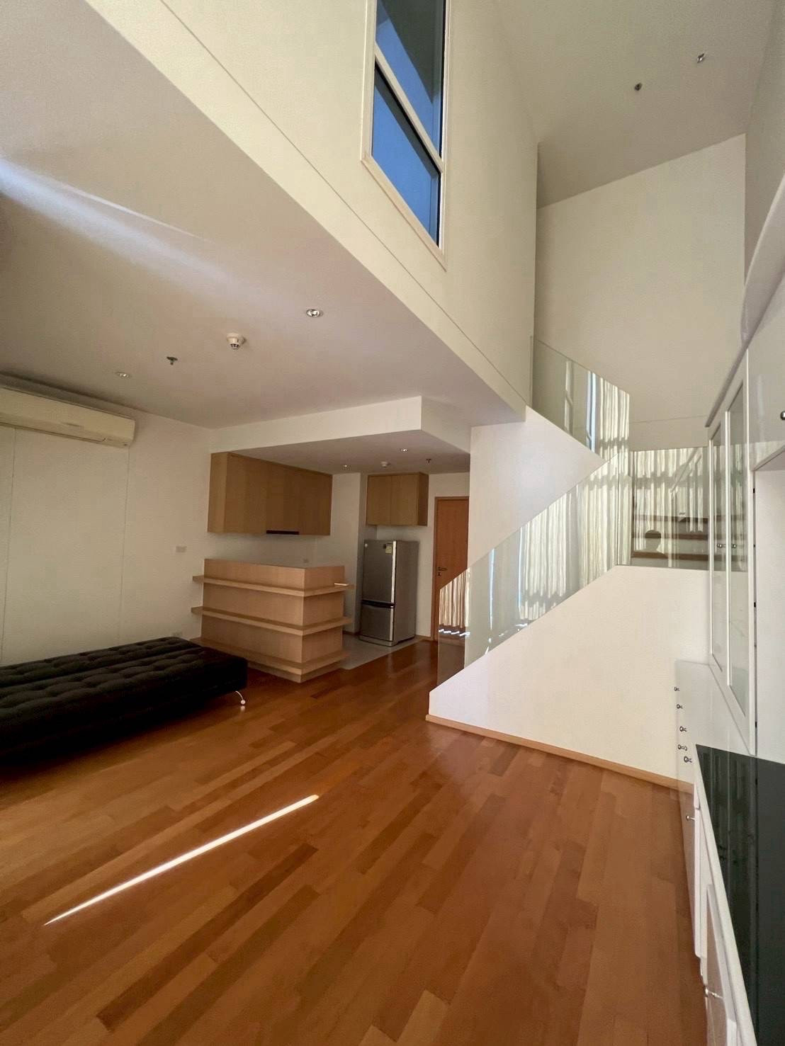 villa rachatewi /Duplax 1bed+ 2bath Rent 31,000 bath / 0632717888 linephone whatapp wechat