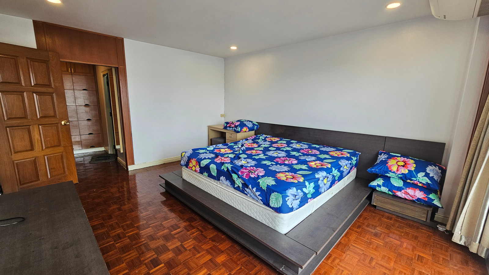 🏡 ให้เช่าคอนโดห้องใหญ่ 141 ตร.ม. เพียง 30,000 บาท/เดือน | PB Penthouse 2 สุขุมวิท 71 ใกล้ BTS พระโขนง Tel. 084-694-8888 🏡 ให้เช่าคอนโดห้องใหญ่ 141 ตร.ม. เพียง 30,000 บาท/เดือน | PB Penthouse 2 สุขุมวิท 71 ใกล้ BTS พระโขนง Tel. 084-694-8888